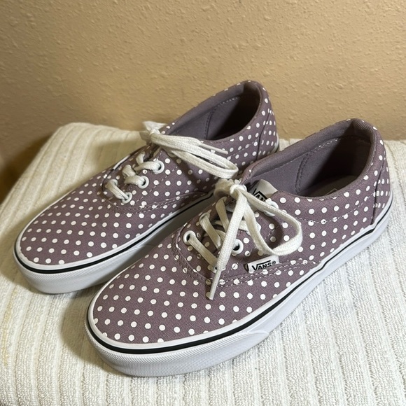 Vans sneakers size 6 - Picture 1 of 7